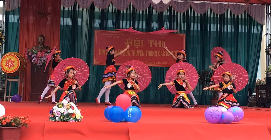 Hội thi tìm hiểu văn hóa truyền thống các Dân Tộc