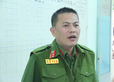 Lời khai của kẻ ngáo đá dùng dao khống chế con tin ở Nha Trang - Ảnh 2 Loi khai cua ke ngao da dung dao khong che con tin o Nha Trang - Anh 2