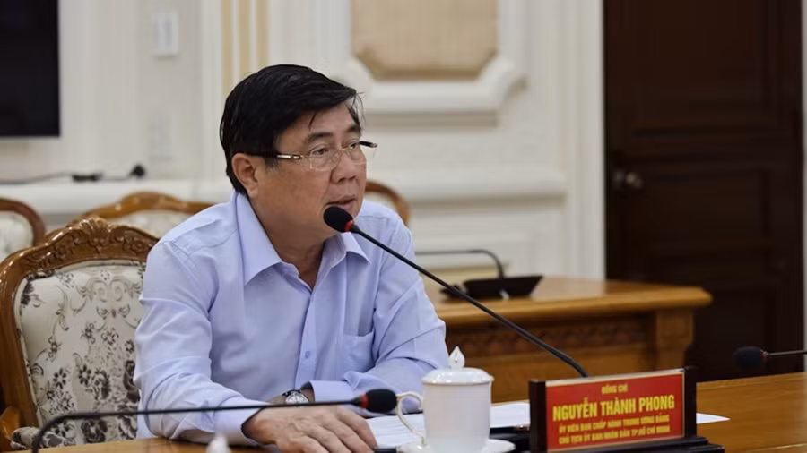 Chủ tịch UBND TP.HCM phát biểu chỉ đạo tại cuộc họp chiều tối ngày 28/12. Ảnh Trung tâm Báo chí TP.HCM.