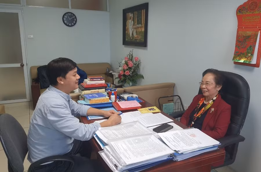 GS.TS Nguyễn Thị Doan – nguyên Phó Chủ tịch nước, Chủ tịch Hội Khuyến học Việt Nam trao đổi với phóng viên Báo Giáo dục & Thời đại. Ảnh: TG GS.TS Nguyễn Thị Doan – nguyên Phó Chủ tịch nước, Chủ tịch Hội Khuyến học Việt Nam trao đổi với phóng viên Báo Giáo dục & Thời đại. Ảnh: TG