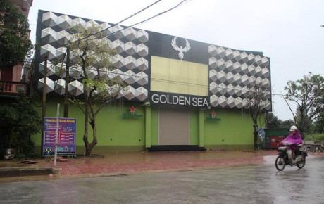 Đã bắt được đối tượng đâm chết người trong quán bar GoldenSea - Ảnh 2 Da bat duoc doi tuong dam chet nguoi trong quan bar GoldenSea - Anh 2