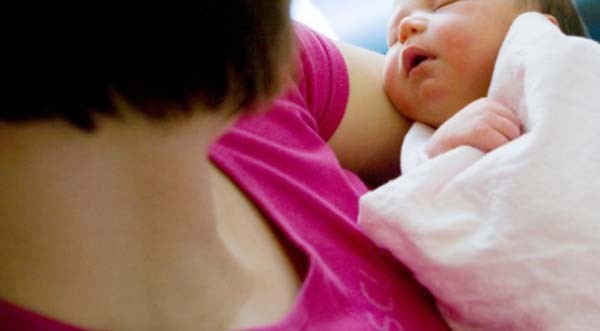 Tôi sẽ ly hôn vợ vì sau sinh cô ấy về nhà ngoại ở cữ
