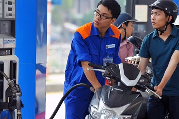 Hôm nay (4/1) có thể sẽ tăng giá xăng, dầu?