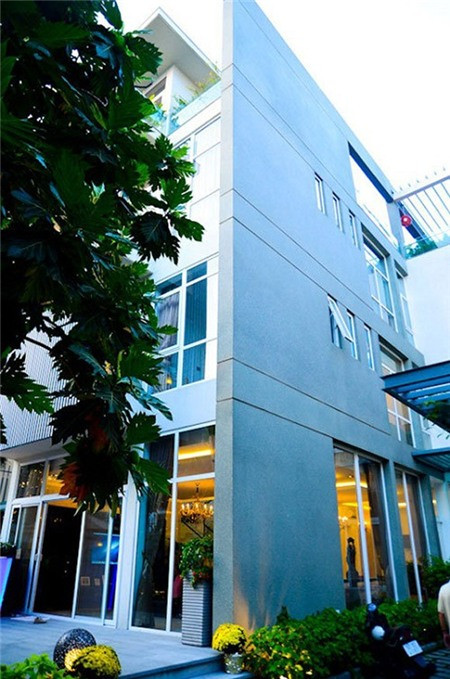 So tài sản khủng của Trương Ngọc Ánh và Mai Phương Thúy - Ảnh 1 So tài sản khủng của Trương Ngọc Ánh và Mai Phương Thúy - Ảnh 1