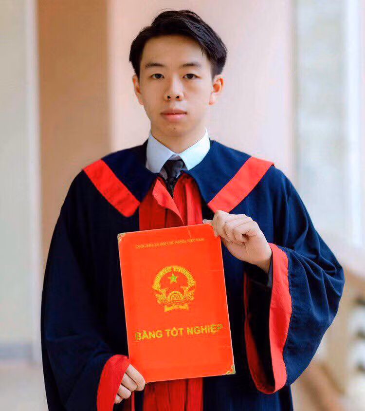 Tạ Quang Long là 1 trong 2 thí sinh của tỉnh Lào Cai đạt điểm 10 môn Lịch sử tại Kỳ thi tốt nghiệp THPT năm 2021 đợt 1. Ảnh: NVCC