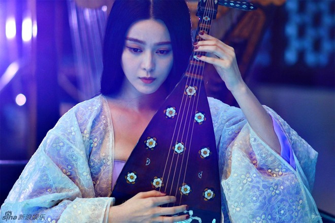 Mê mẩn trước Phạm Băng Băng từ kín đáo đến sexy 