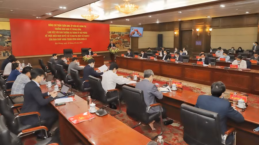 Quang cảnh buổi làm việc