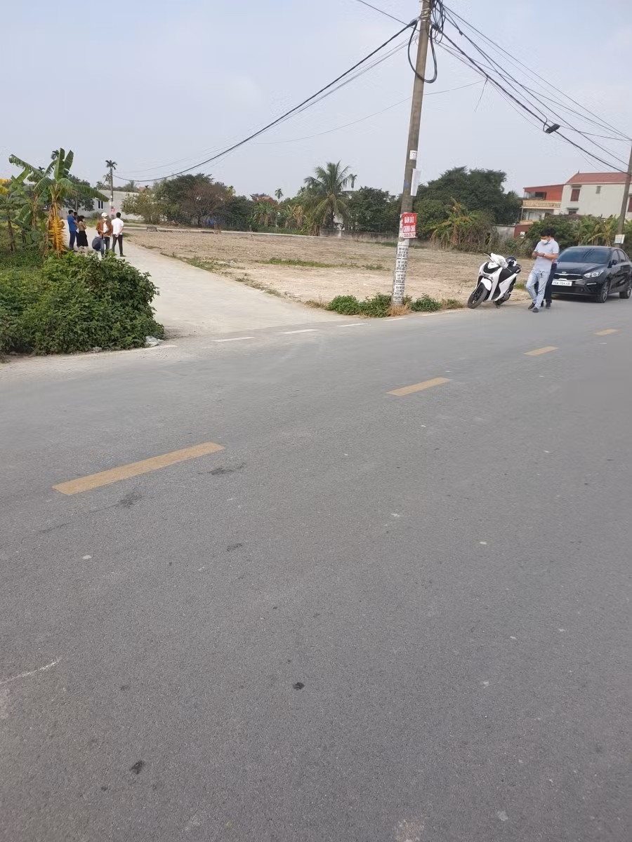 Mảnh đất tại cửa ông Ban.