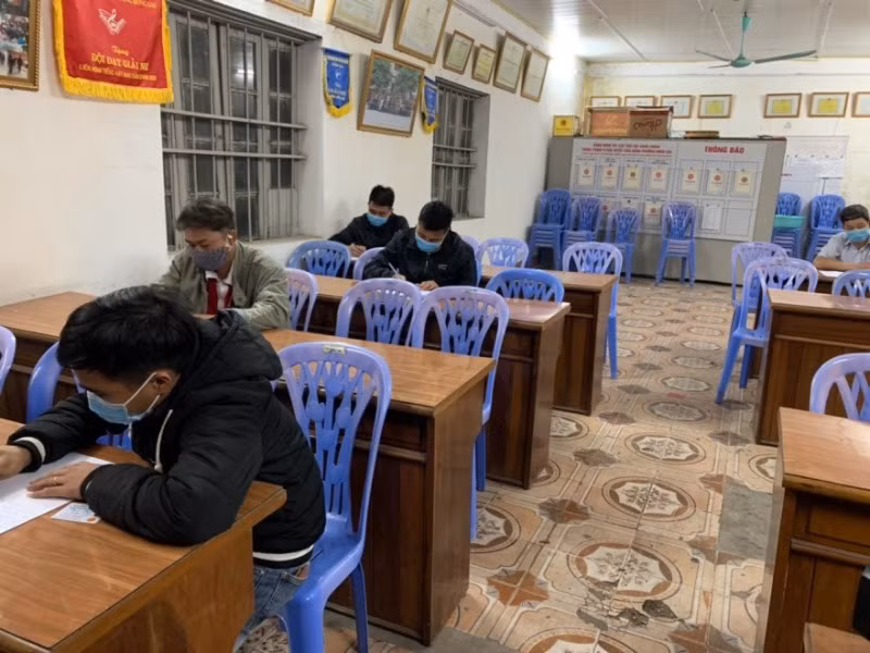 Xử lý vi phạm hành chính với các công nhân không thực hiện nghiêm quy định phòng, chống dịch