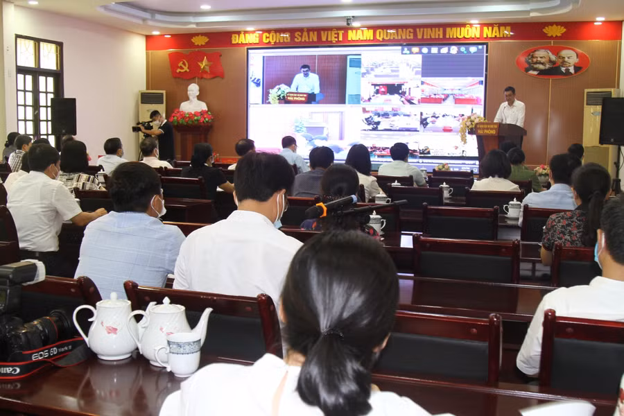 Quang cảnh Hội nghị tổng kết năm học tại Sở GD&amp;ĐT Hải Phòng chiều 24/8