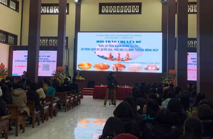 Hội thảo được Sở GD&ĐT tổ chức tại Khu dic tích lịch sử quốc gia Bạch Đằng Giang