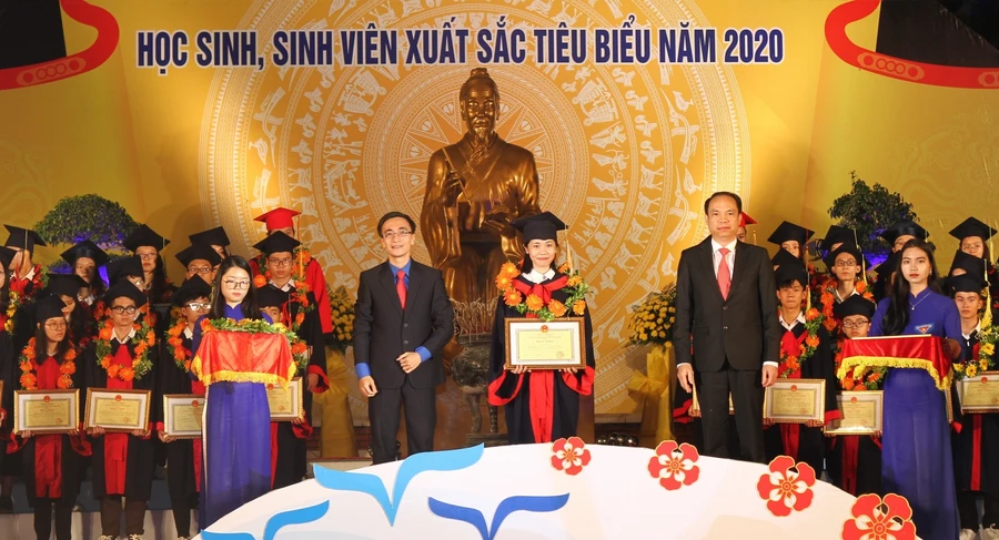 Lễ biểu dương học sinh, sinh viên xuất sắc tiêu biểu TP Hải Phòng năm 2020