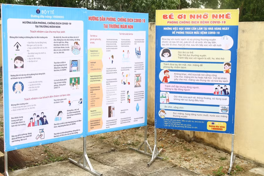 Góc tuyên truyền phòng dịch Covid-19 tại phân khu Tân Lập, Trường Mầm non Quan Lạn, huyện Vân Đồn