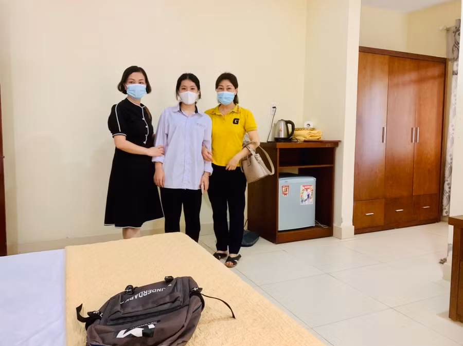 UBND huyện Cát Hải lo chỗ ăn cho các thí sinh