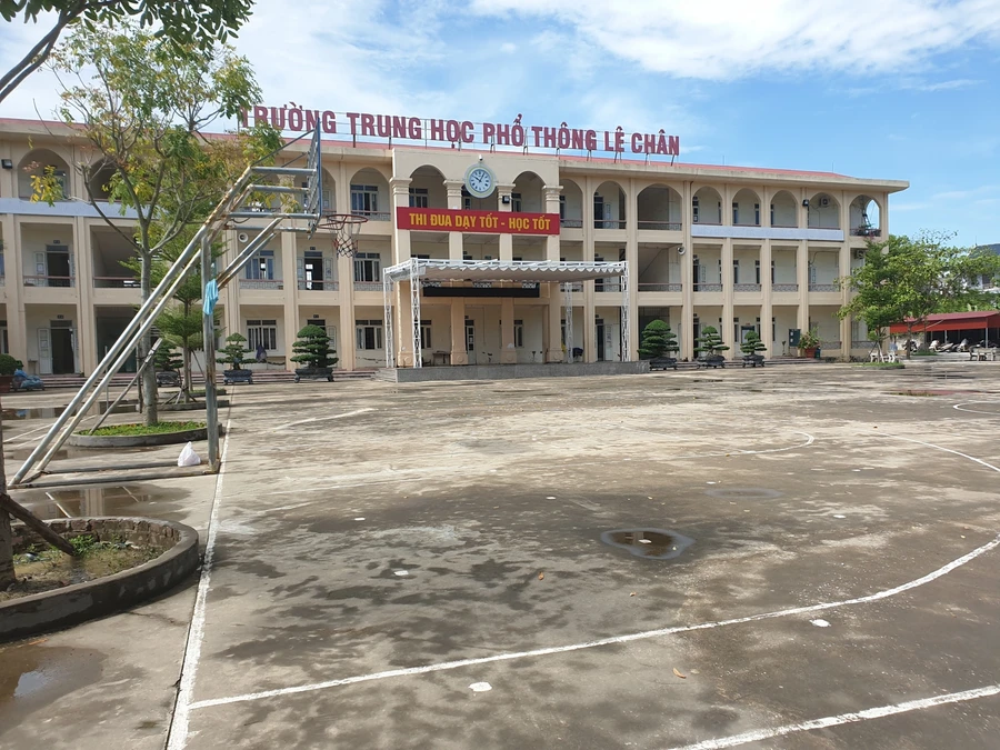 Trường THPT Lê Chân