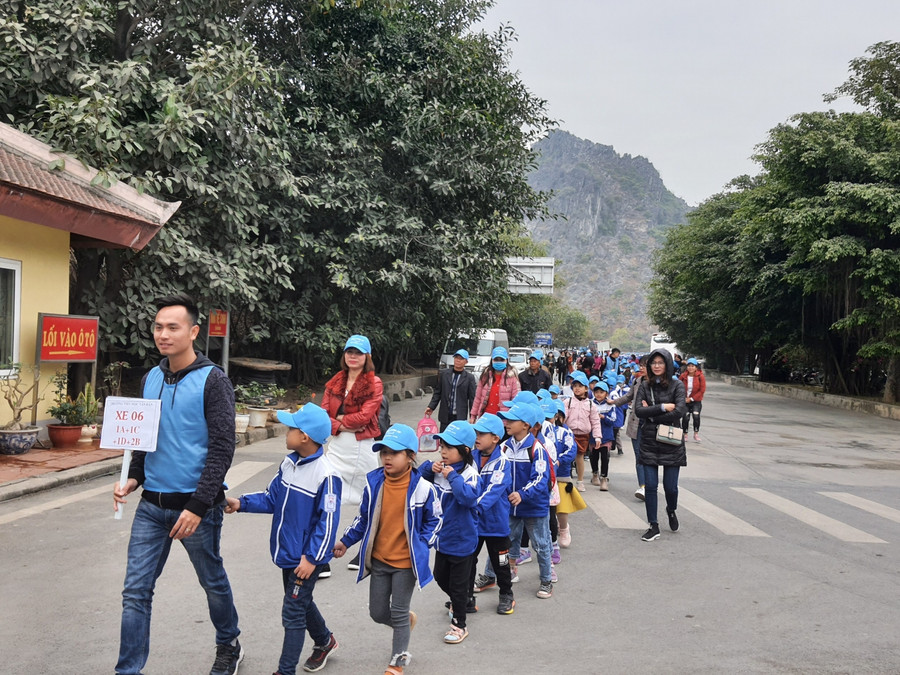 Dừng các hoạt động tham quan, trải nghiệm trong và ngoài thành phố Dừng các hoạt động tham quan, trải nghiệm trong và ngoài thành phố