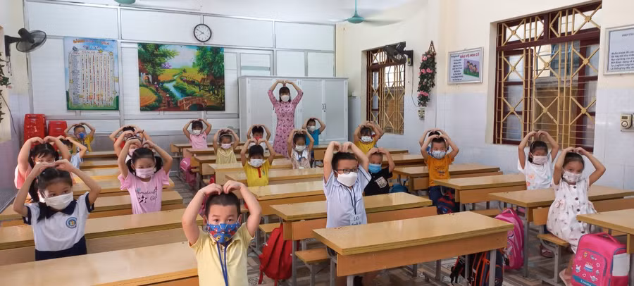 Căn cứ vào tình hình thực tế nhà trường, giáo viên linh hoạt xây dựng kế hoạch môn học và hoạt động phù hợp