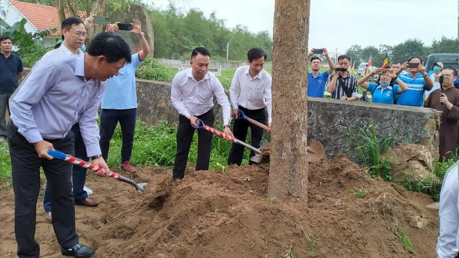 Chương trình " Chùa xanh" trồng 1112 cây xanh tại chùa Thắng Phúc, huyện Tiên Lãng, TP Hải Phòng