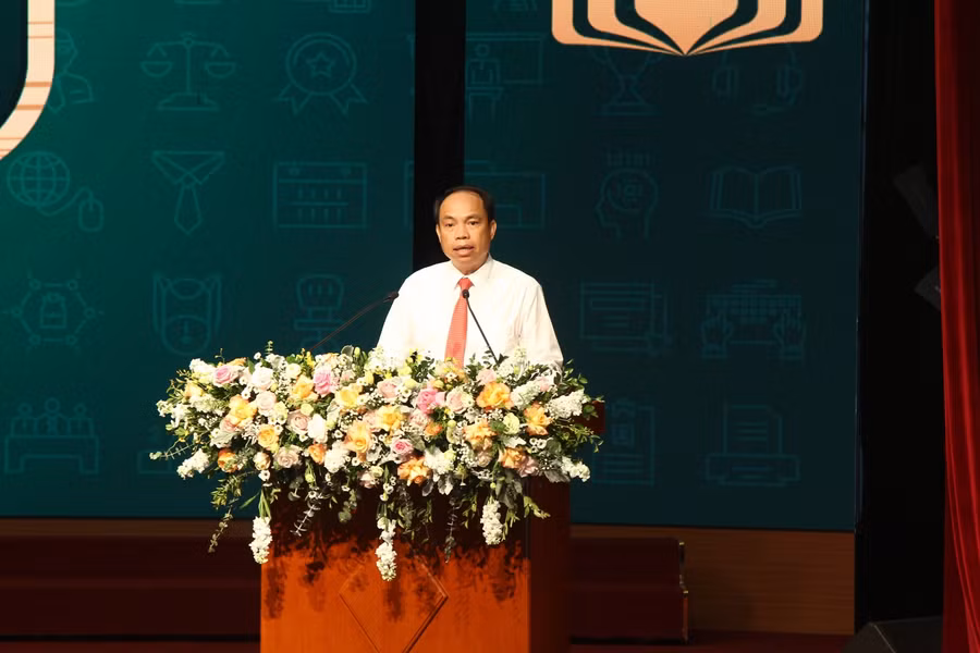 Giám đốc Sở GD&amp;ĐT Hải Phòng phát biểu tại Hội thảo