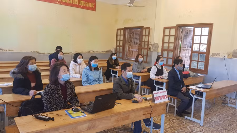 GV Trường THCS Minh Tân, huyện Kiến Thụy tham gia Hội thảo trực tuyến giới thiệu SGK