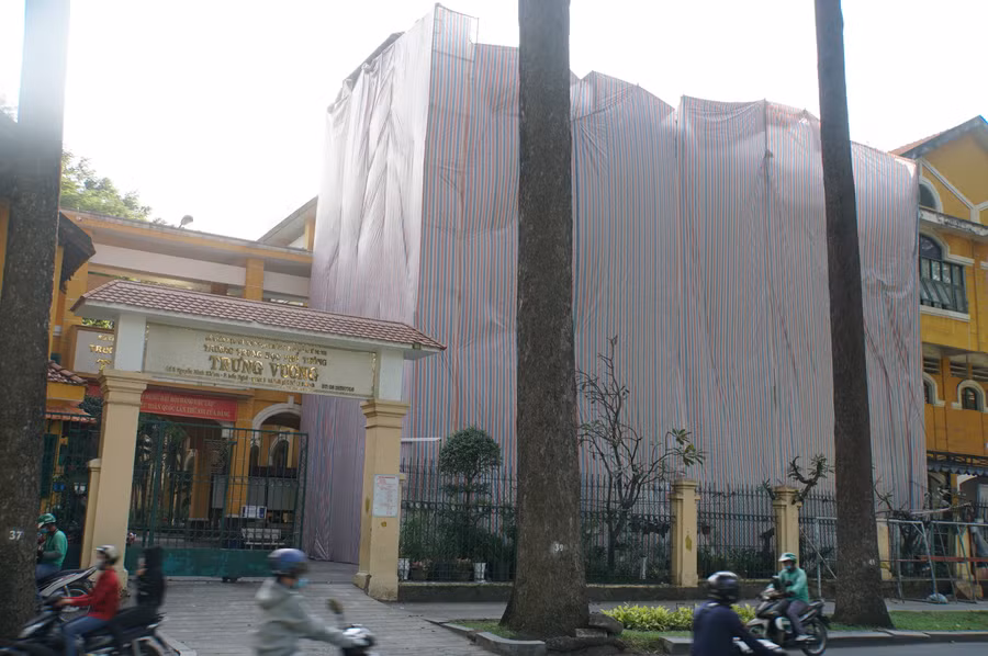 Dự án xây dựng mới, nâng cấp, cải tạo Trường THPT Trưng Vương, Quận 1 vừa được HĐND TPHCM thông qua tại Kỳ họp tháng 9/2023. Trong ảnh là Trường THPT Trưng Vương được sửa chữa tháng 11/2020. Ảnh: Lê Nam
