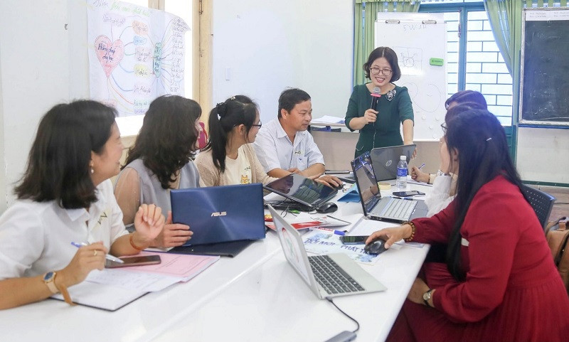 Đào tạo giáo viên là việc làm thường xuyên nhằm đáp ứng yêu cầu đổi mới.