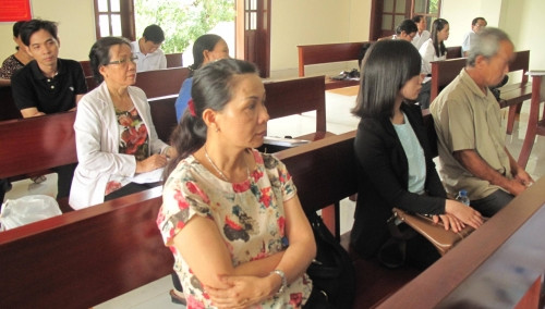 "Kỳ án" bánh mì: Bồi thường cho 20 người bị ngộ độc ảnh 1 "Kỳ án" bánh mì: Bồi thường cho 20 người bị ngộ độc ảnh 1