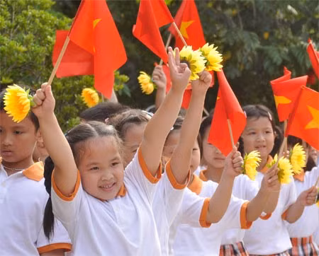 Sáng 5/9, các trường trên cả nước đồng loạt khai giảng