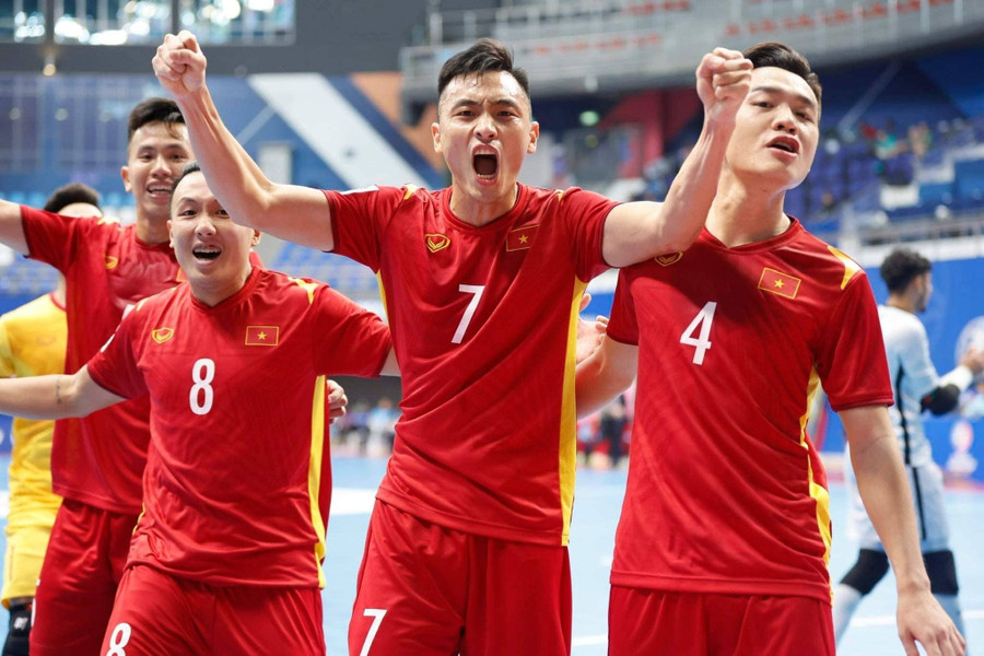 Đội tuyển Futsal Việt Nam ăn mừng chiến thắng vòng loại Futsal châu Á 2024. Ảnh: INT. Đội tuyển Futsal Việt Nam ăn mừng chiến thắng vòng loại Futsal châu Á 2024. Ảnh: INT.