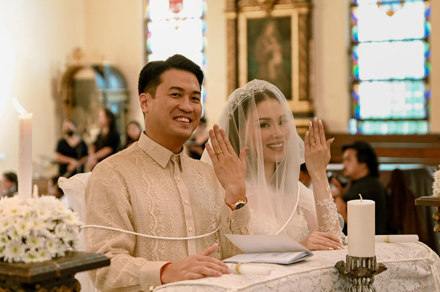 Khoảnh khắc hạnh phúc của Linh Rin và Phillip Nguyễn. Khoảnh khắc hạnh phúc của Linh Rin và Phillip Nguyễn.