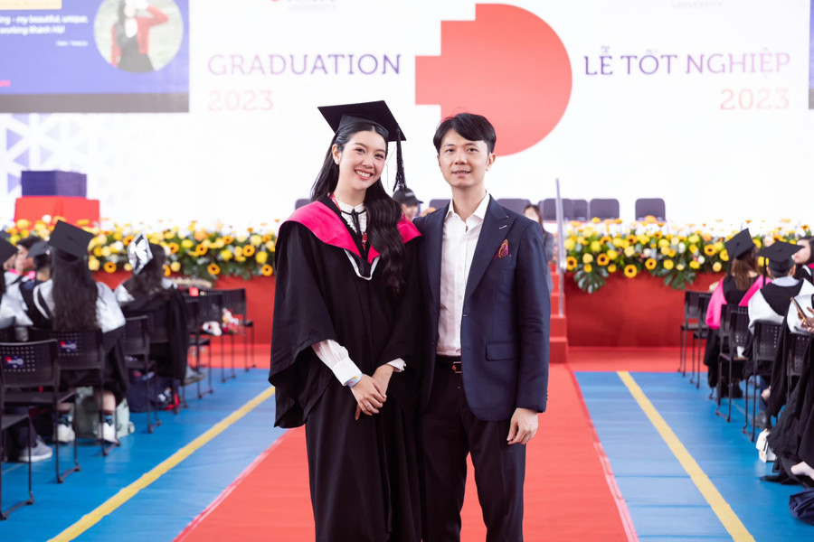 Á hậu Thúy Vân tốt nghiệp đại học ở tuổi 30.