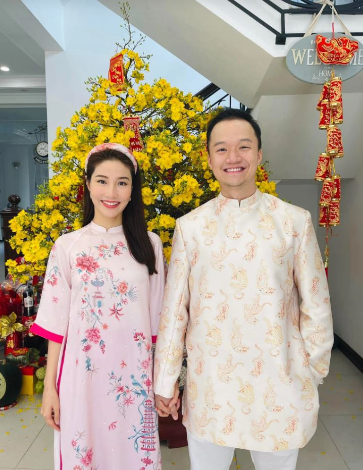 Diễm My 9X hạnh phúc bên bạn trai.