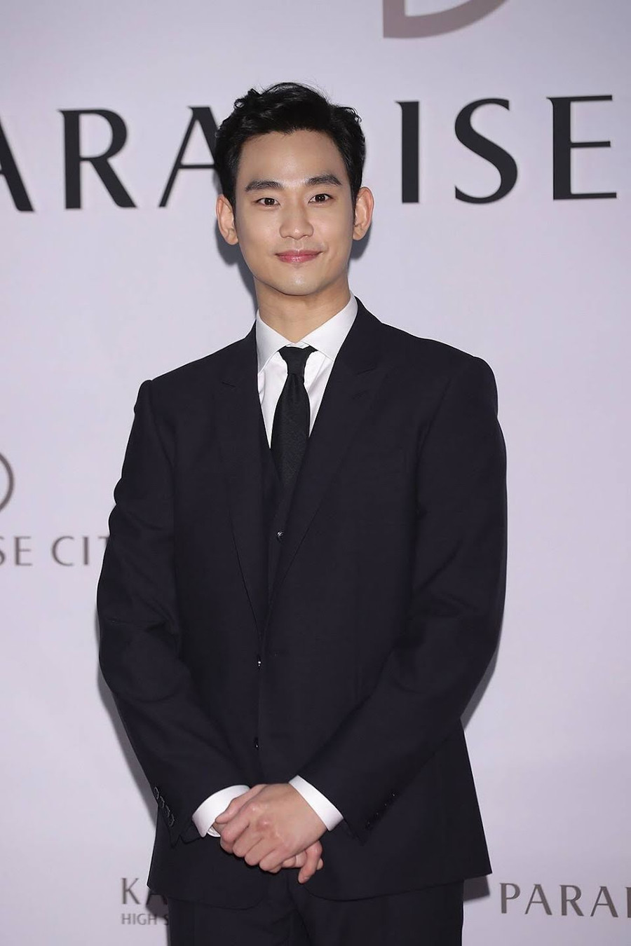 Nam diễn viên Kim Soo Hyun. Nam diễn viên Kim Soo Hyun.
