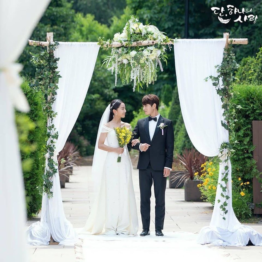 Cặp đôi Lee Yeon Seo (Shin Hye Sun) và Kim Dan (L) trong bộ phim Sứ mệnh cuối cùng của thiên thần.