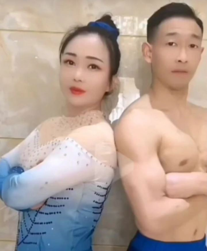 Nữ diễn viên họ Tôn và chồng Trương Khải cũng là bạn diễn của cô. Nữ diễn viên họ Tôn và chồng Trương Khải cũng là bạn diễn của cô.