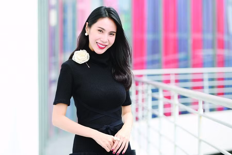 Thủy Tiên phản hồi thông tin yêu cầu bà Nguyễn Phương Hằng bồi thường 44 tỉ đồng.