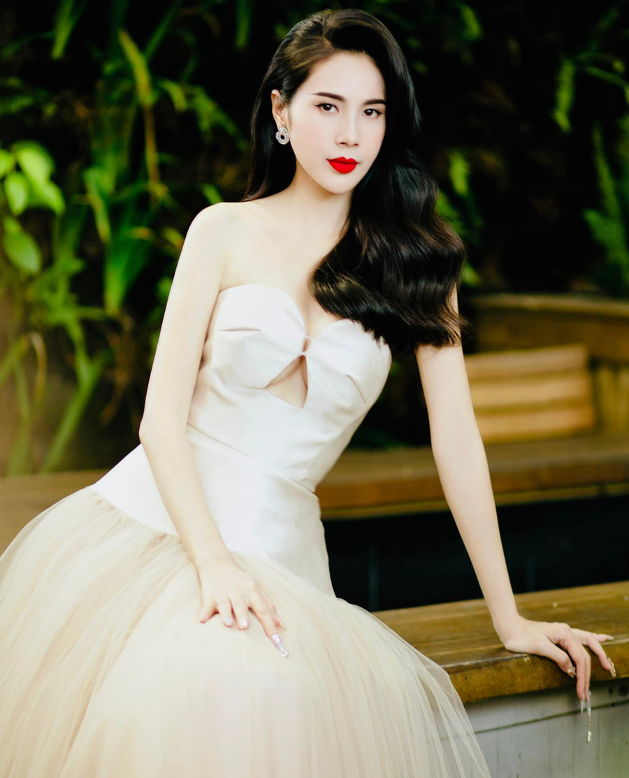 Nữ ca sĩ Thủy Tiên đã đề nghị kê biên hai bất động sản của bà Phương Hằng để đảm bảo thi hành án. Nữ ca sĩ Thủy Tiên đã đề nghị kê biên hai bất động sản của bà Phương Hằng để đảm bảo thi hành án.