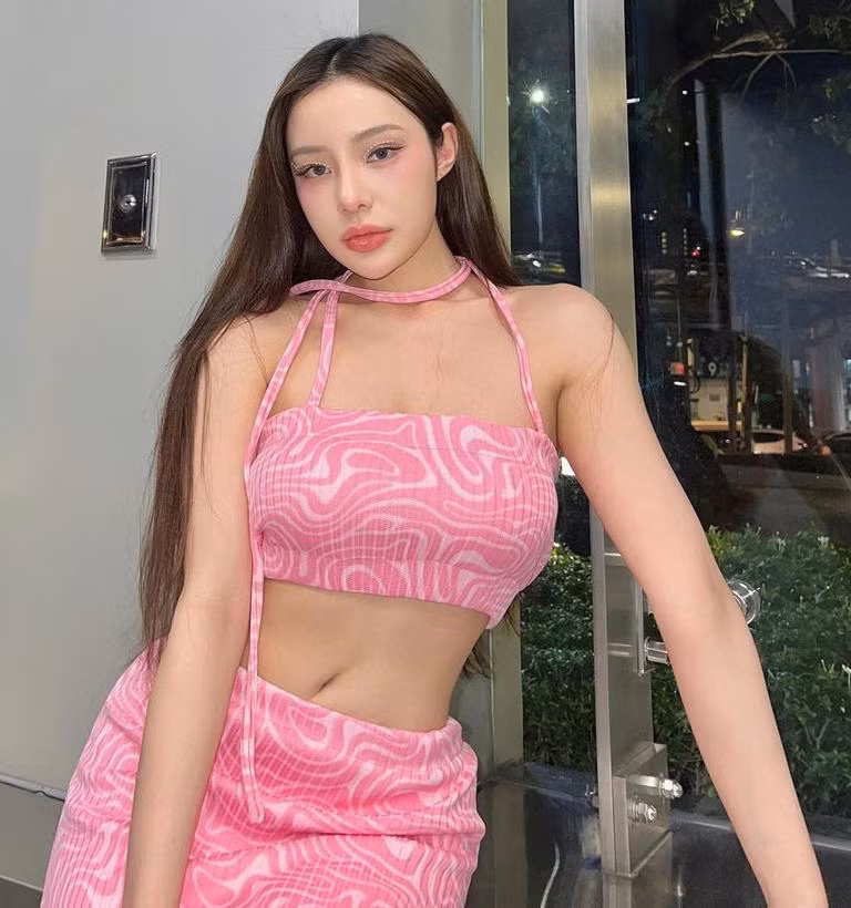 Nữ ca sĩ Gigi Supitcha đã qua đời ở tuổi 20.