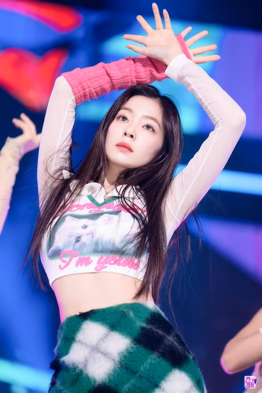 15. Yujin (IVE): Trưởng nhóm và giọng ca chính của IVE, đã nhận được tổng cộng 3.965 phiếu bầu.