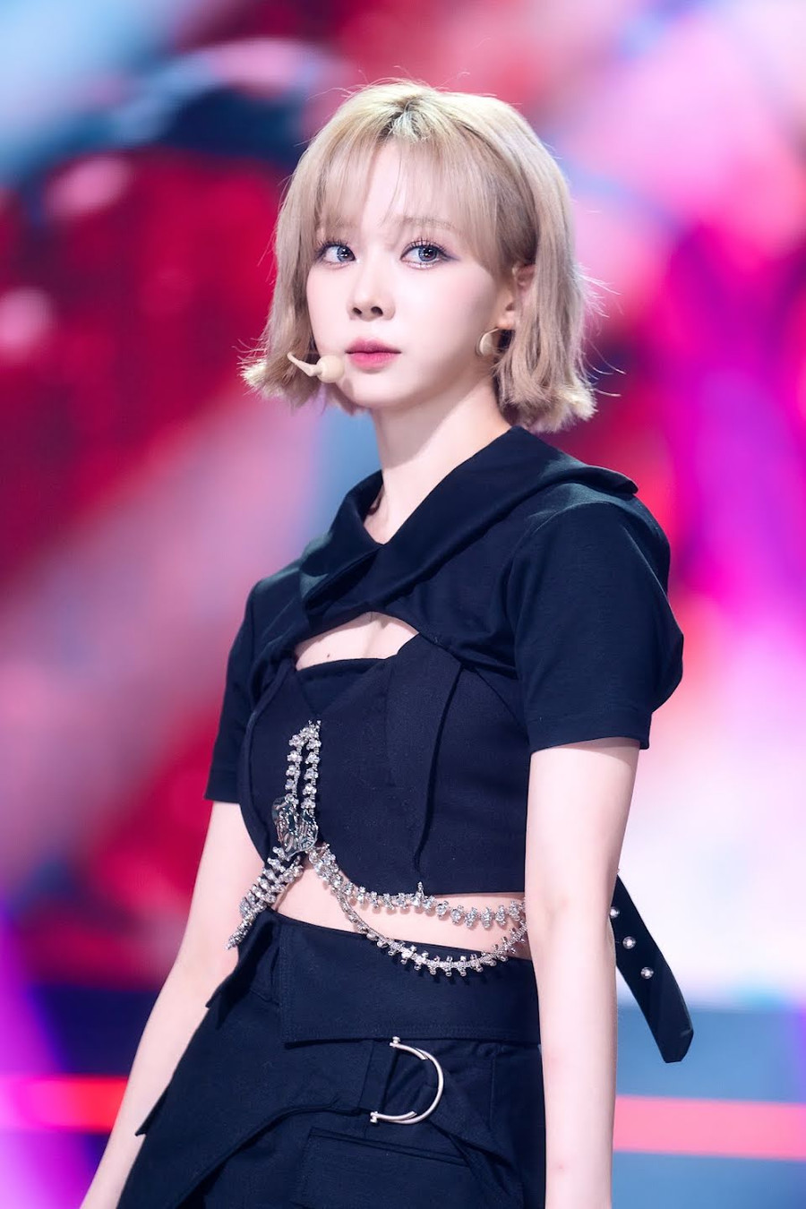 11. Winter (aespa): Vũ công chính, giọng ca chính và visual của aespa nhận được tổng cộng 10.237 phiếu bầu.