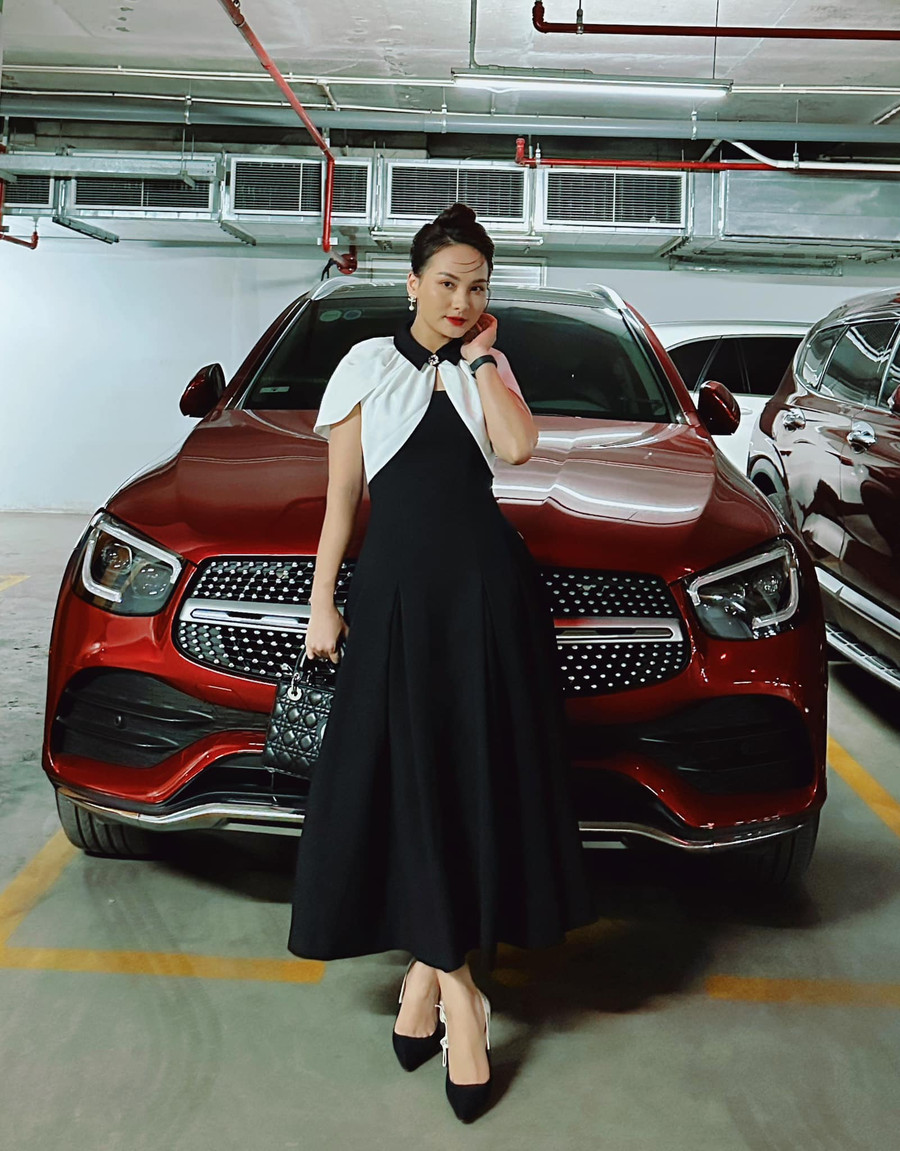 Nữ diễn viên Bảo Thanh bất ngờ tiết lộ khối tài sản khủng khi quyết định rao bán chiếc xế hộp vô cùng sang trọng. Nữ diễn viên Bảo Thanh bất ngờ tiết lộ khối tài sản khủng khi quyết định rao bán chiếc xế hộp vô cùng sang trọng.