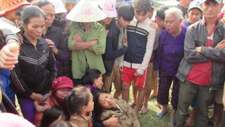 Tìm thấy xác người đàn ông bỏ nhà đi sau cuộc gọi lúc nửa đêm - Ảnh 1 Tim thay xac nguoi dan ong bo nha di sau cuoc goi luc nua dem - Anh 1