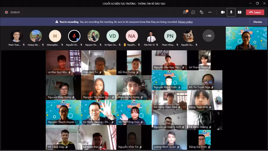Lời chào với SV năm thứ nhất của thầy cô Phòng Đào tạo, trường ĐH Bách khoa, ĐH Đà nẵng