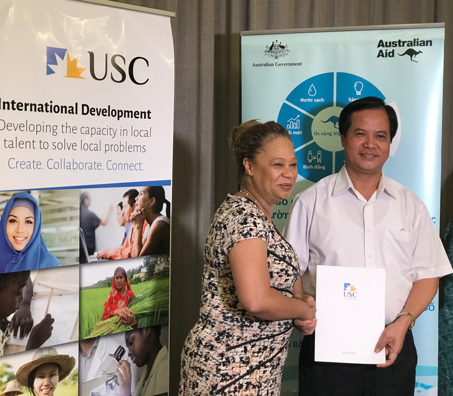 PGS.TS Trần Văn Điền nhận chứng chỉ sau khóa học từ chuyên gia Trường ĐH Sunshine Coast (Australia) PGS.TS Trần Văn Điền nhận chứng chỉ sau khóa học từ chuyên gia Trường ĐH Sunshine Coast (Australia)