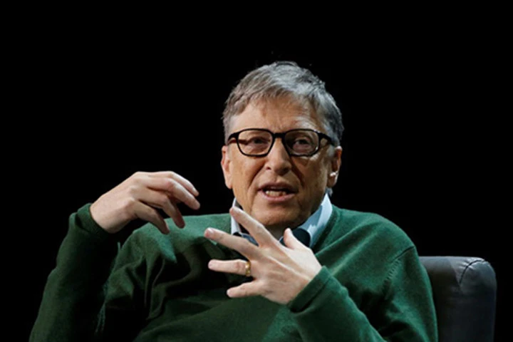 Lần đầu học ngoại ngữ ở tuổi 61, Bill Gates chọn tiếng Trung