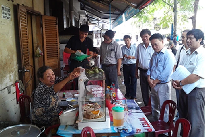 Thanh tra an toàn thực phẩm ngại xử lý vi phạm vì nể nang họ hàng, làng xóm