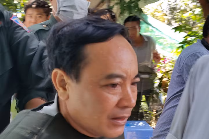 Trưởng phòng Tư pháp huyện bị cấp dưới đâm thủng bụng