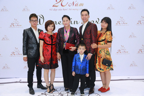 dieu it biet ve ao dai cua chu tich qh nguyen thi kim ngan - 7