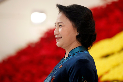 dieu it biet ve ao dai cua chu tich qh nguyen thi kim ngan - 11