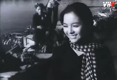 ai van ve nuoc ra mat tu truyen 